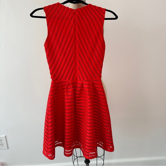 Red Dress - Picture 3 of 4